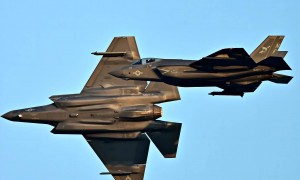性能砍半，天价F-35沦为“半成品”，美军为何照单全收？